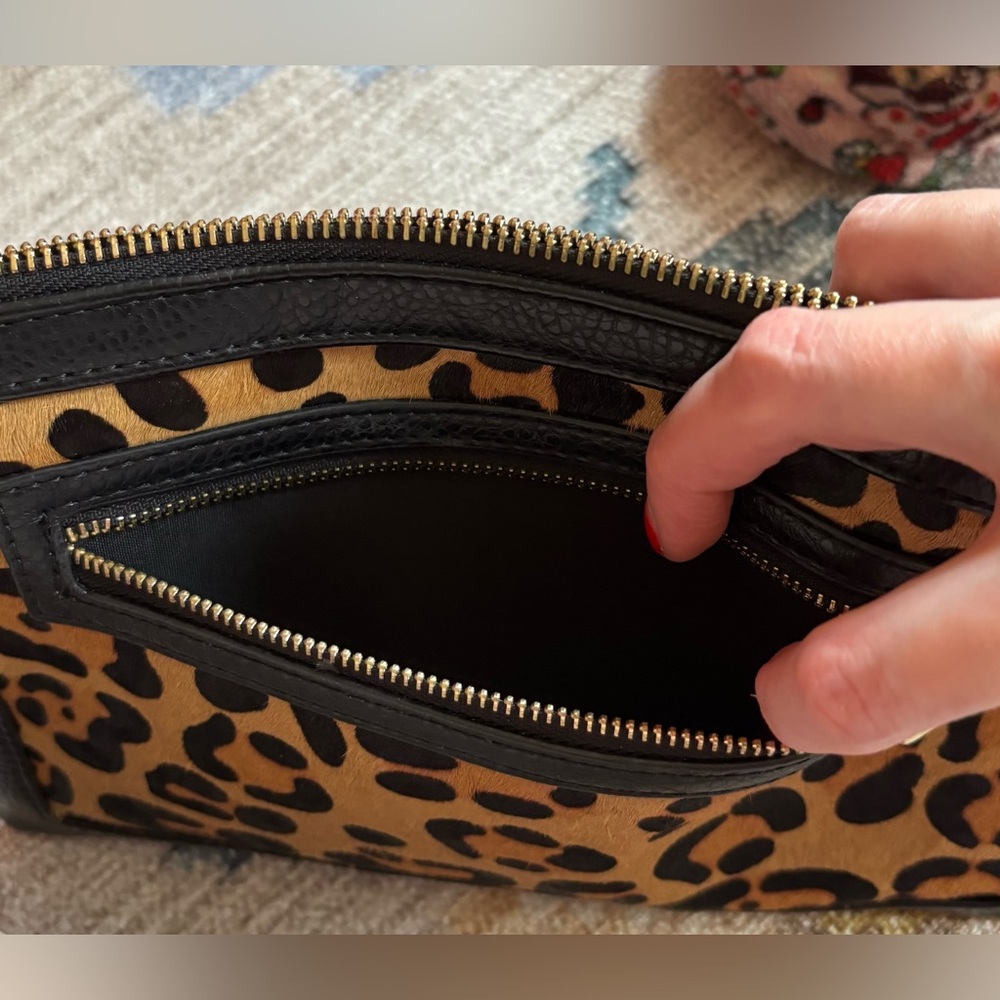 NWOT - Cute Express Leopard Print Chain Clutch - Picture 7 of 7